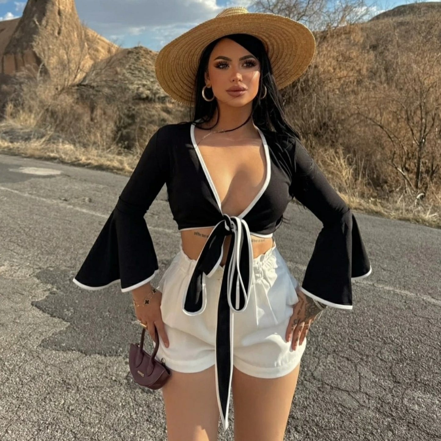 V-neck lace up long sleeved sexy spicy girl short top