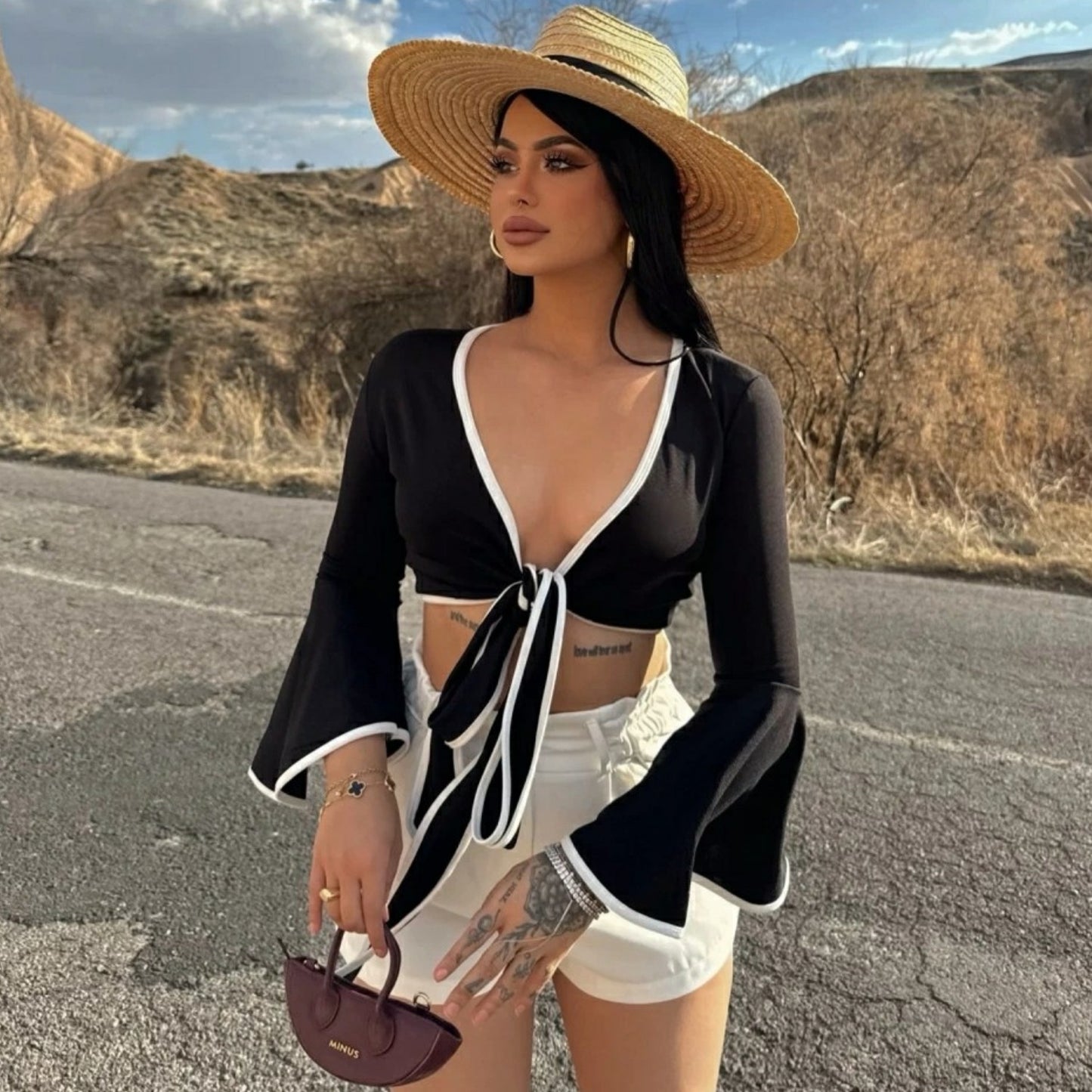 V-neck lace up long sleeved sexy spicy girl short top